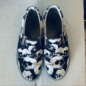 Vans Slip On Skulls Design Men’s Size 8.5